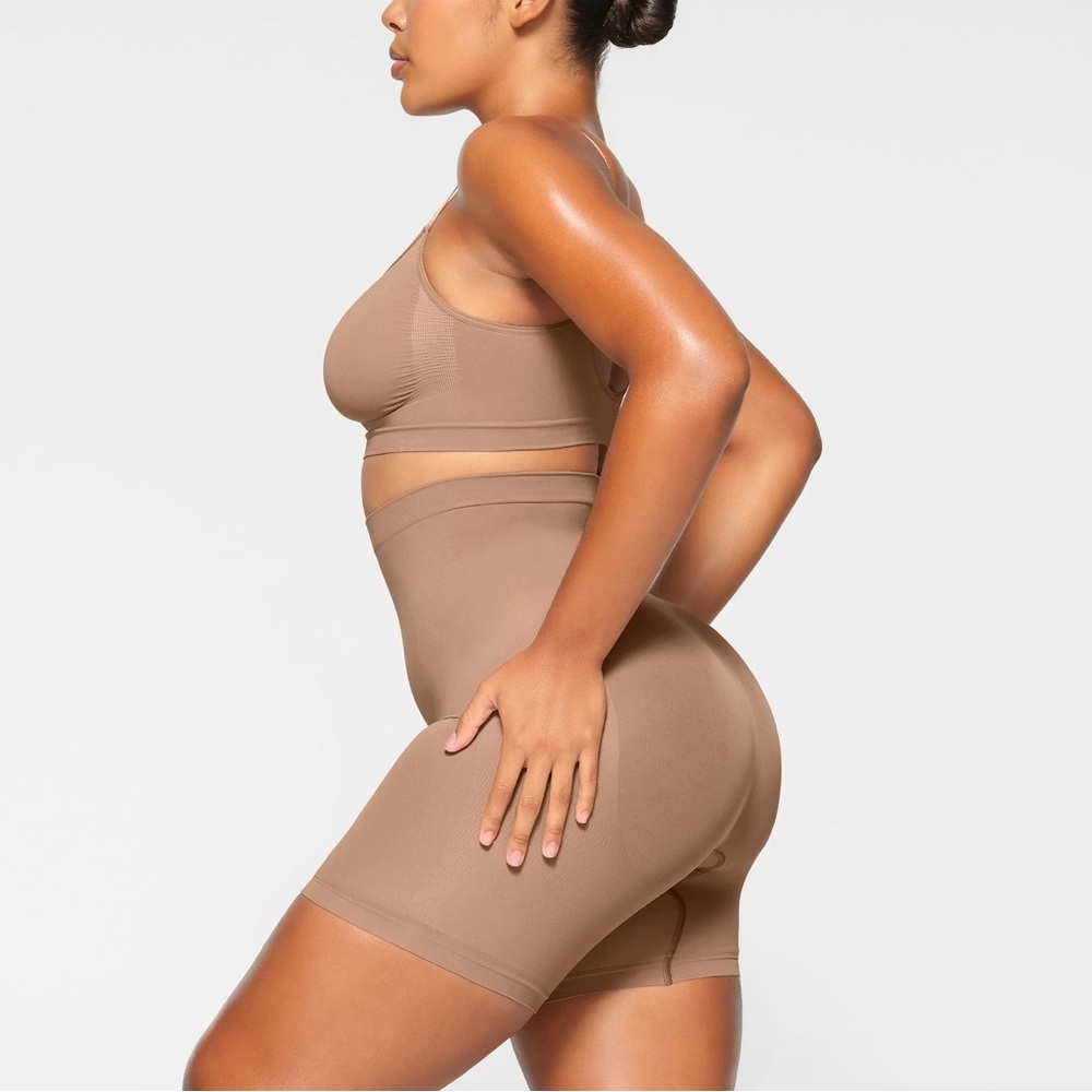 SKIMS Core Control Short Mid Thigh In Color - Picture 3 of 7